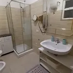 Matrimoniale Mt Con Bagno In Comune 招待所 *