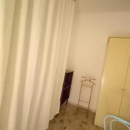Matrimoniale Mt Con Bagno In Comune Guest house