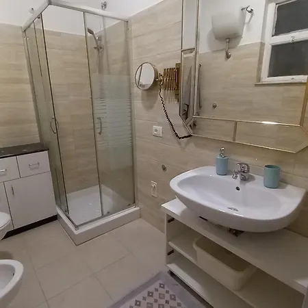 Matrimoniale Mt Con Bagno In Comune Guest house *