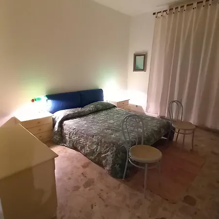 Guest house Matrimoniale Mt Con Bagno In Comune *