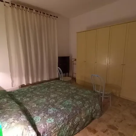 Guest house Matrimoniale Mt Con Bagno In Comune *