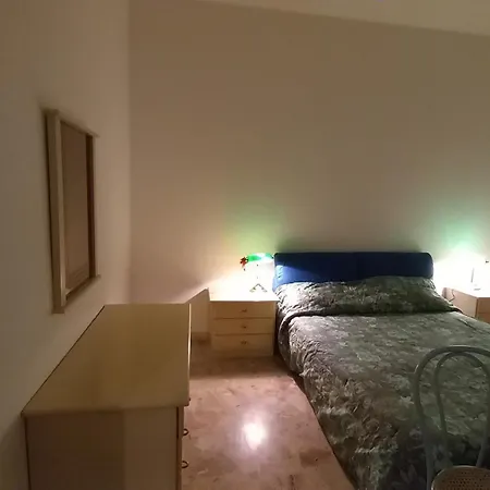 Matrimoniale Mt Con Bagno In Comune Guest house